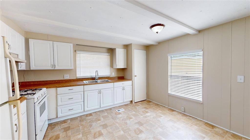 Apartment for rent at 8472 Preston N Dr, Frisco, TX 75034