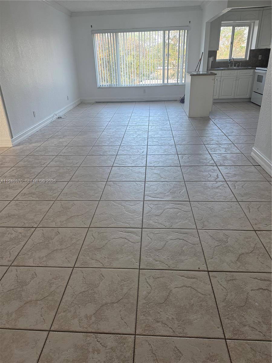 Apartment for rent at 7910 Taft St #309, Hollywood, FL 33024