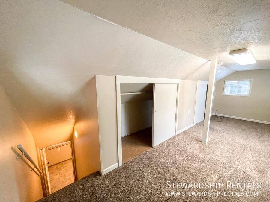 Apartment for rent at 942 E 18th Ave #15, Eugene, OR 97403