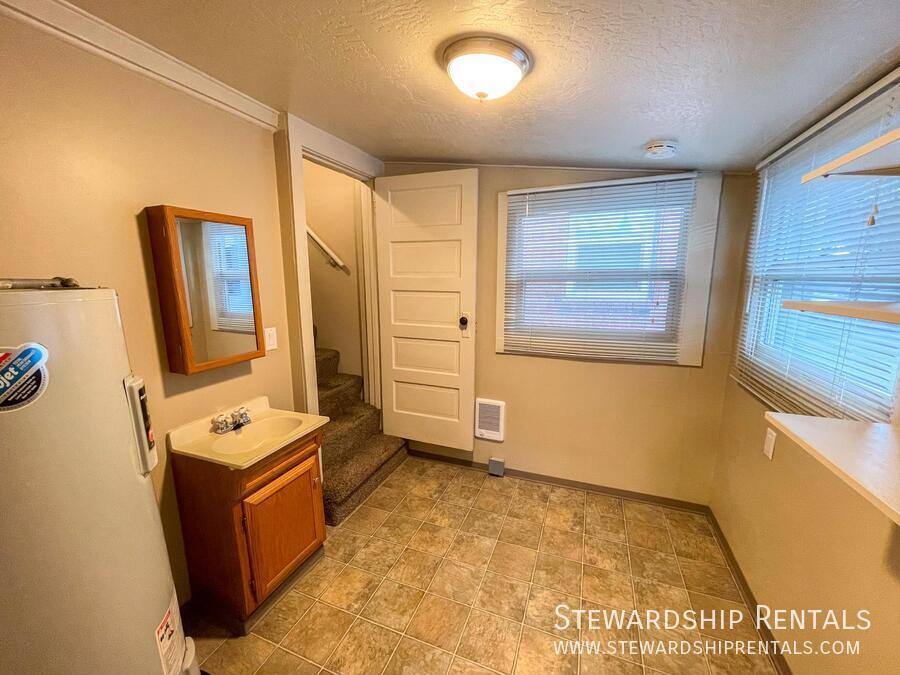 Apartment for rent at 942 E 18th Ave #15, Eugene, OR 97403