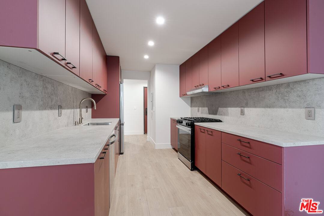 Apartment for rent at 12425 Texas Ave #6, Los Angeles, CA 90025