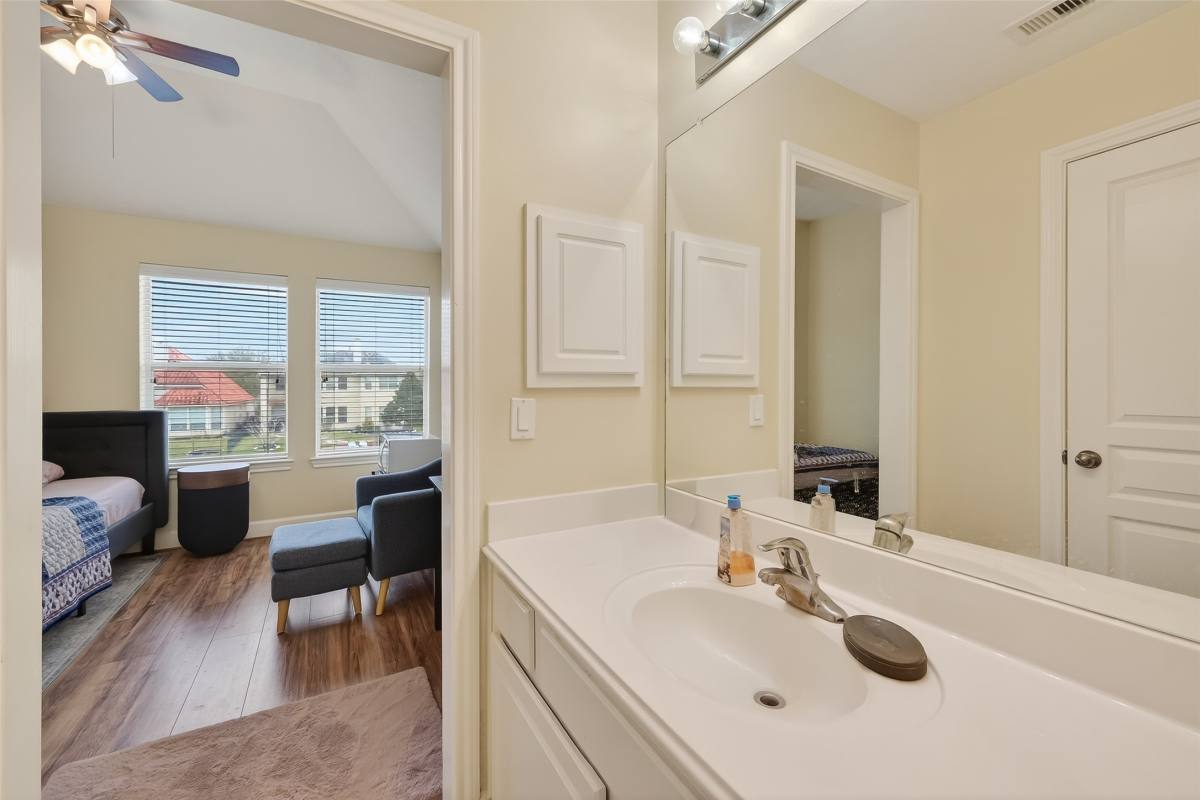 Apartment for rent at 14419 Manorbier Lane, Sugar Land, TX 77498