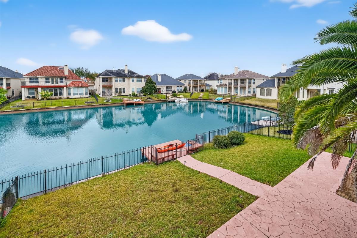 Apartment for rent at 14419 Manorbier Lane, Sugar Land, TX 77498