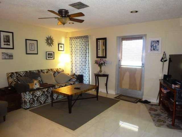 Apartment for rent at 3202 NE 7th Place, Pompano Beach, FL 33062