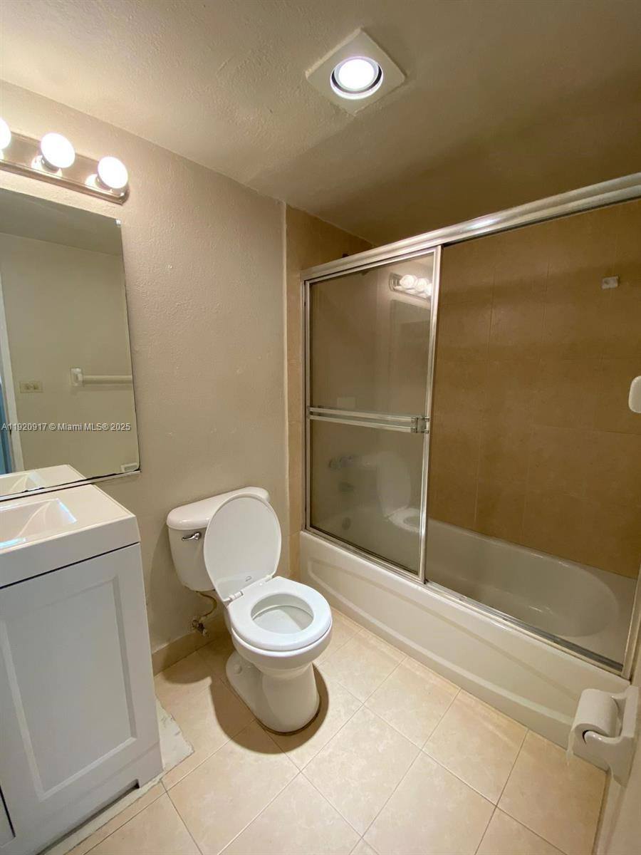 Apartment for rent at 4550 NW 9th St #4550217E, Miami, FL 33126