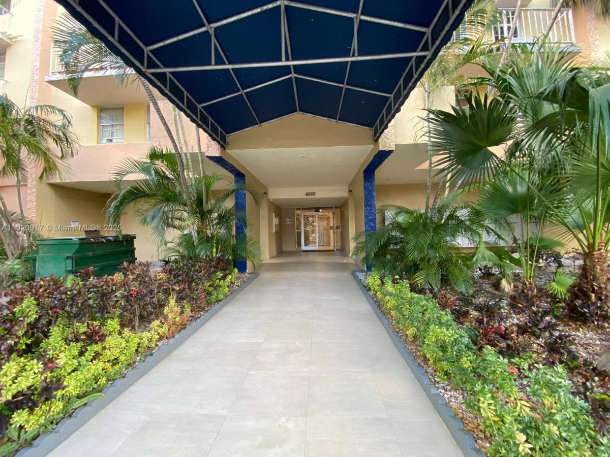 Apartment for rent at 4550 NW 9th St #4550217E, Miami, FL 33126