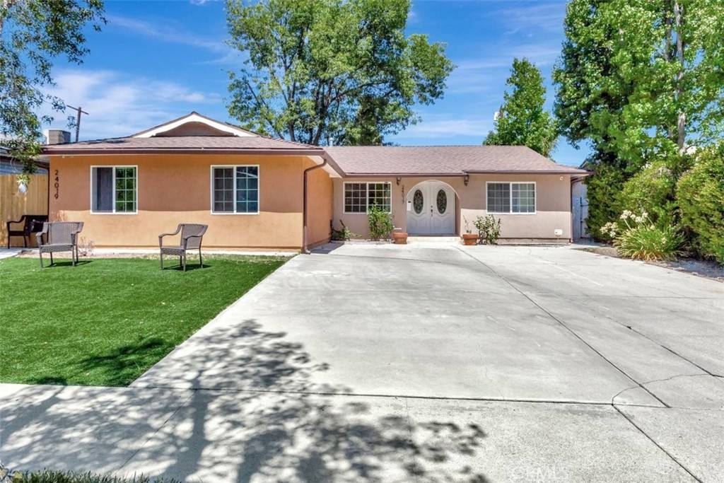 Apartment for rent at 24019 Sylvan St #24019ADU, Woodland Hills, CA 91367