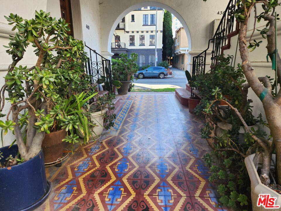 Apartment for rent at 438 S Cochran Ave #108, Los Angeles, CA 90036