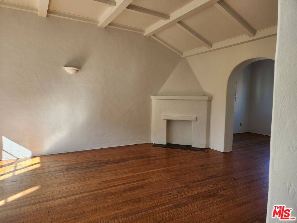 Apartment for rent at 438 S Cochran Ave #108, Los Angeles, CA 90036