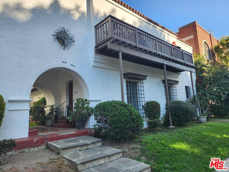 Apartment for rent at 438 S Cochran Ave #108, Los Angeles, CA 90036