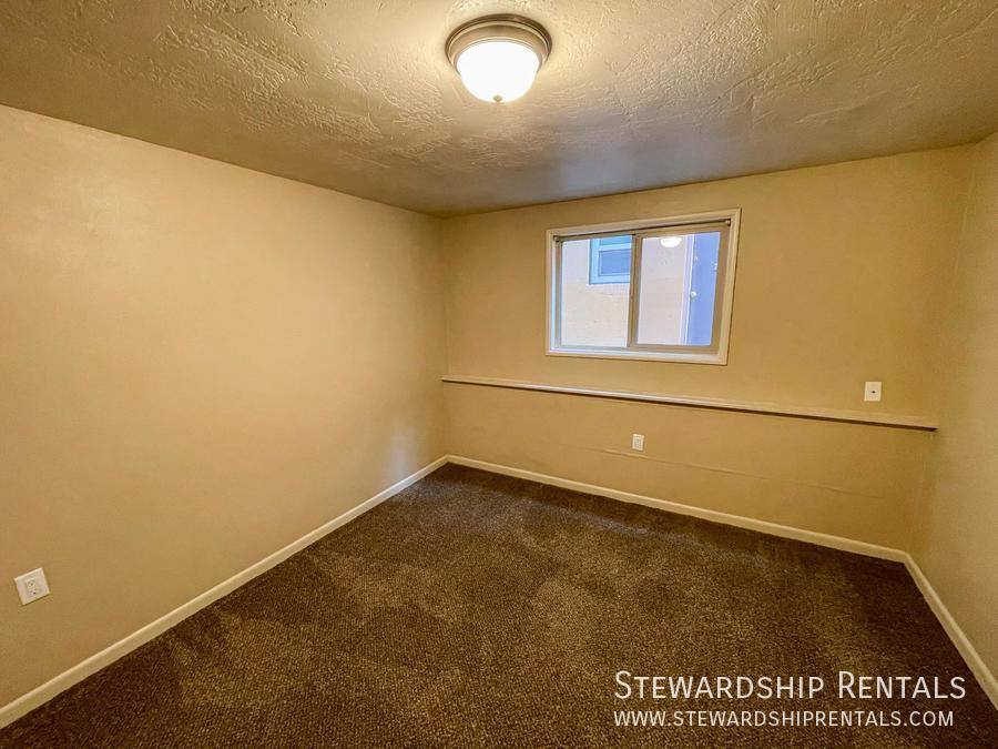 Apartment for rent at 1831 Kincaid St #19, Eugene, OR 97403