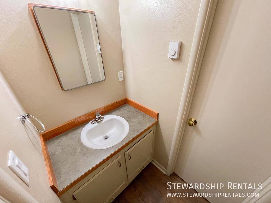 Apartment for rent at 1831 Kincaid St #19, Eugene, OR 97403