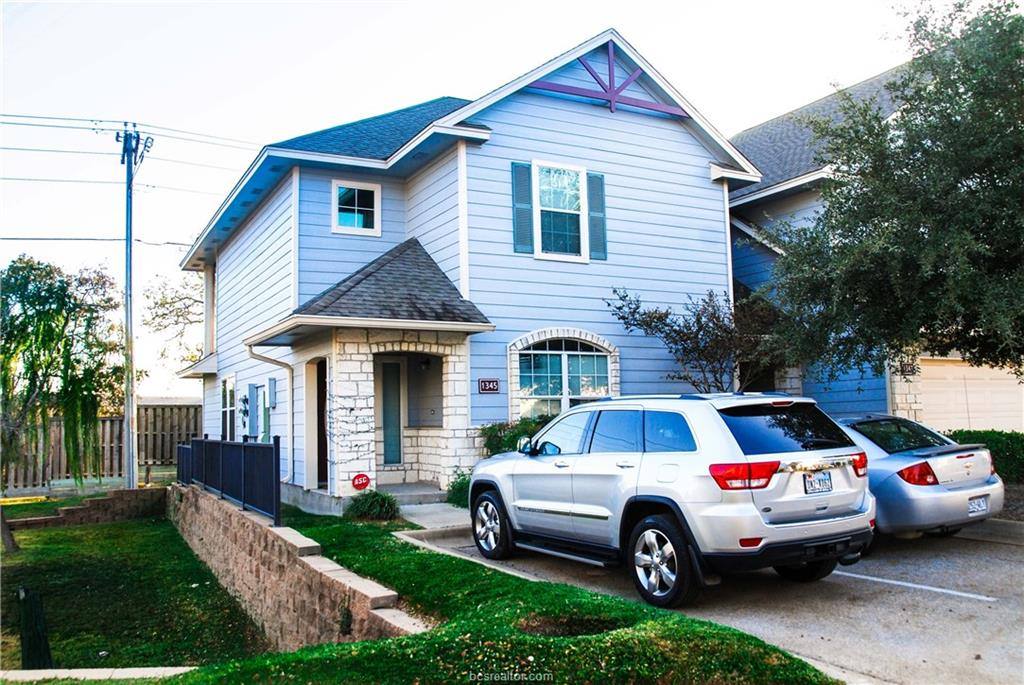 Townhouse for rent at 1345 Canyon Creek Circle, College Station, TX 77840