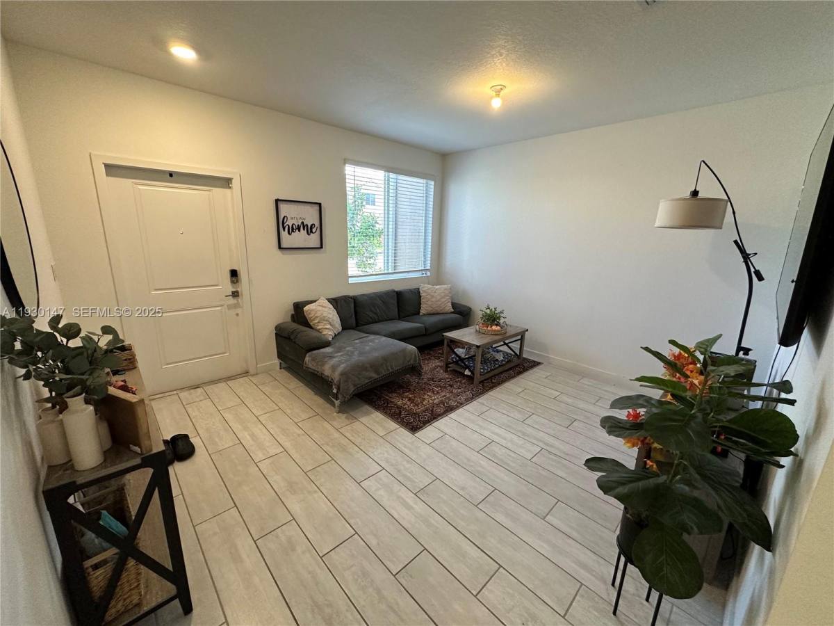 Apartment for rent at 1030 SE 23rd Terrace, Homestead, FL 33035