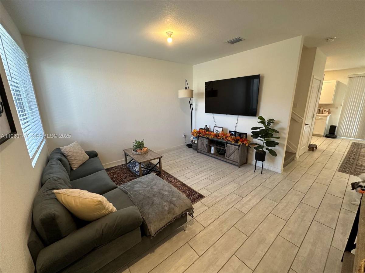 Apartment for rent at 1030 SE 23rd Terrace, Homestead, FL 33035