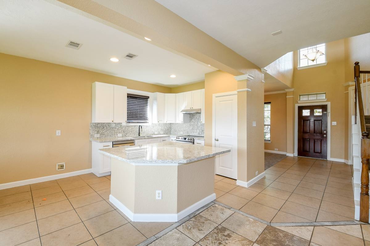 Apartment for rent at 2123 Witham Park Lane, Fresno, TX 77545