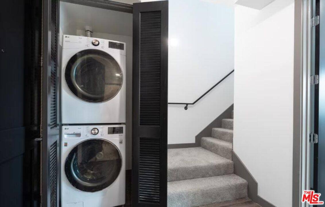 Apartment for rent at 552 N Hobart Blvd #311, Los Angeles, CA 90004