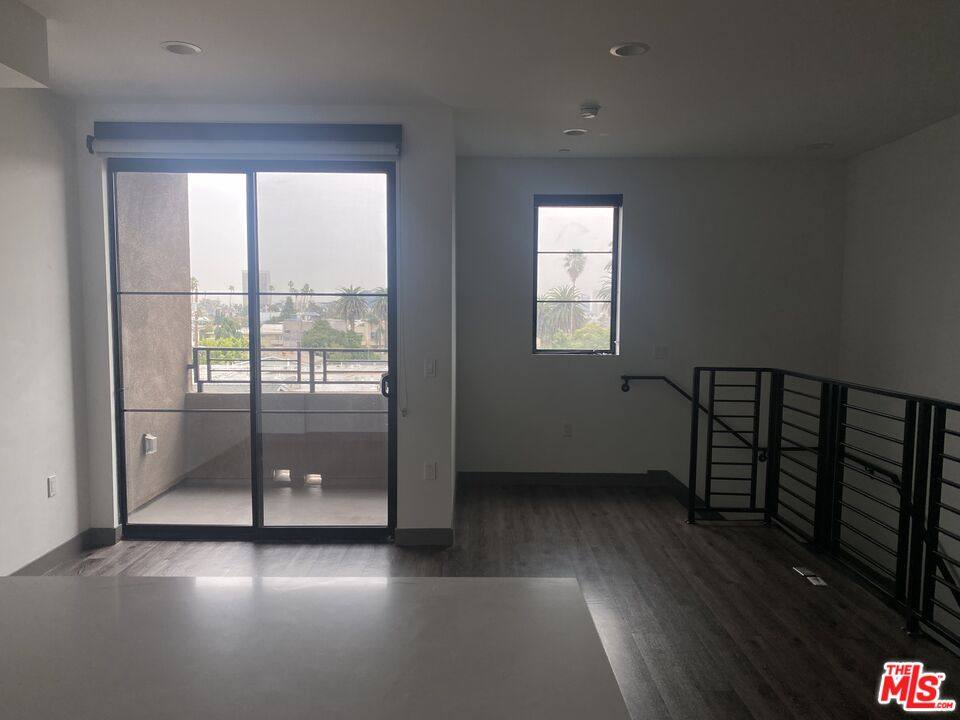 Apartment for rent at 552 N Hobart Blvd #311, Los Angeles, CA 90004