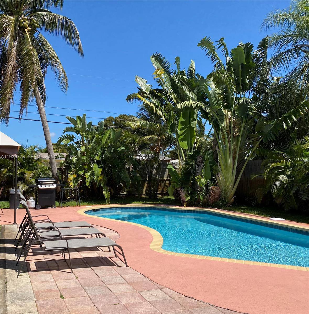 Apartment for rent at 2539 Thomas St, Hollywood, FL 33020