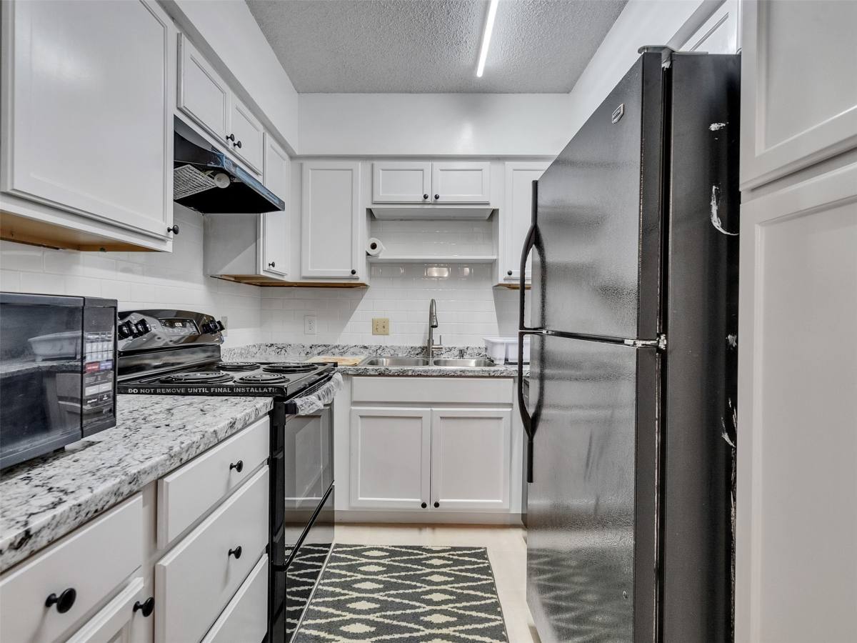 Condo for rent at 2601 Bellefontaine #2601B317, Houston, TX 77025