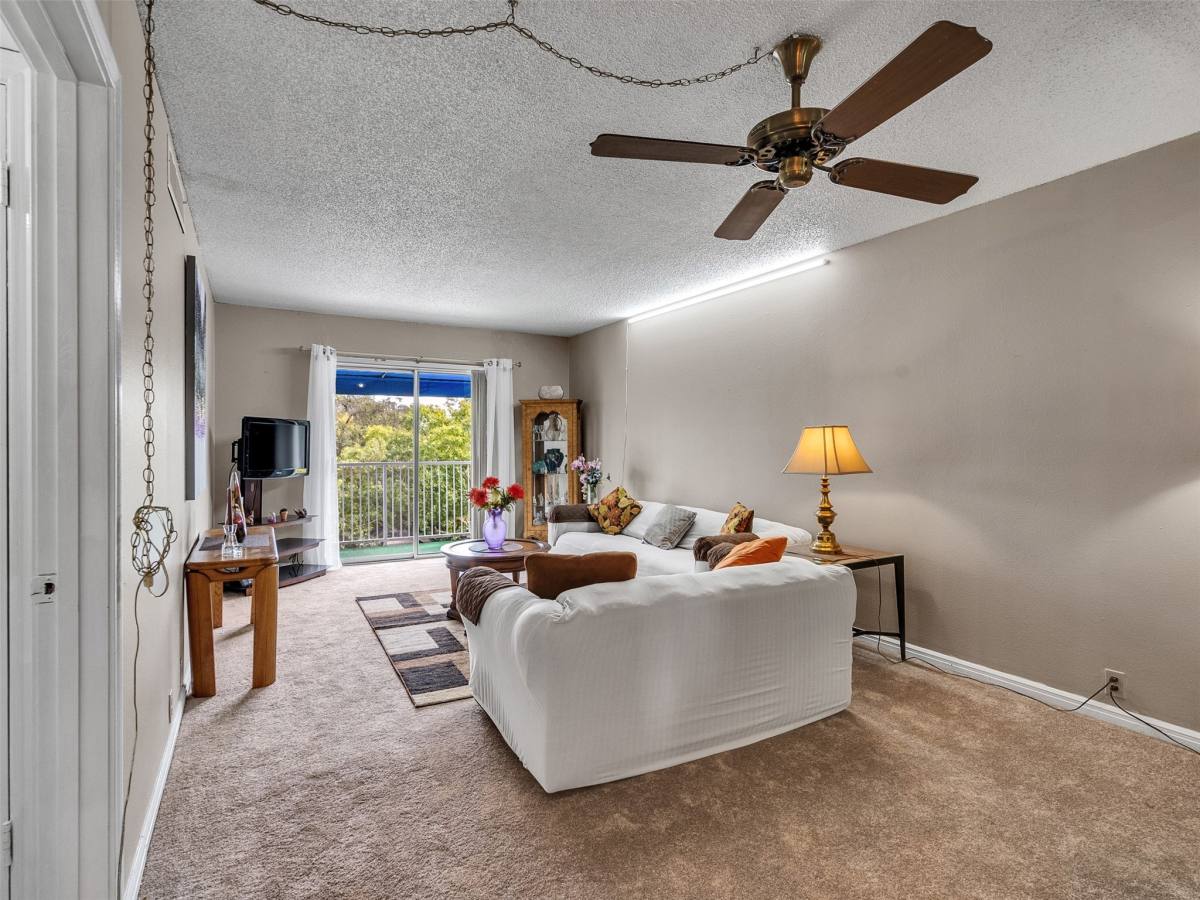 Condo for rent at 2601 Bellefontaine #2601B317, Houston, TX 77025