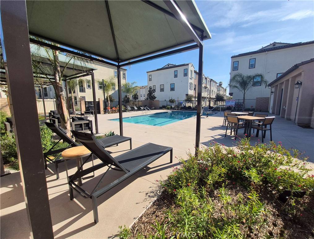Townhouse for rent at 2137 Cumberland, Pomona, CA 91766