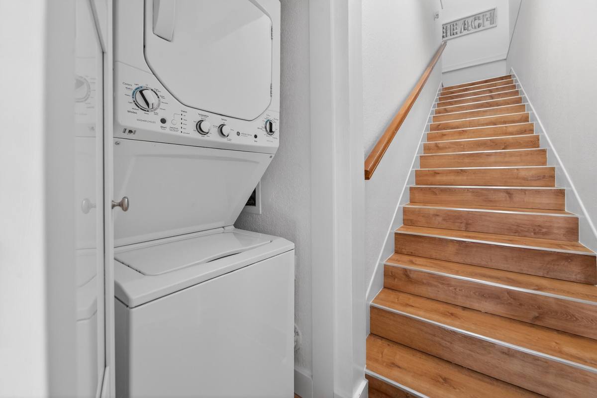 Apartment for rent at 300 E 24th St #300, West Palm Beach, FL 33404