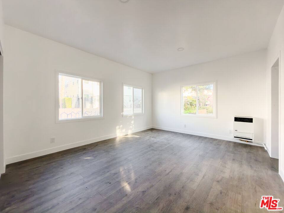Apartment for rent at 908 Normandie Ave #908-9, Los Angeles, CA 90006