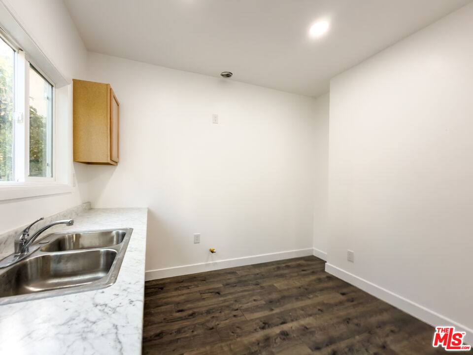 Apartment for rent at 908 Normandie Ave #908-9, Los Angeles, CA 90006