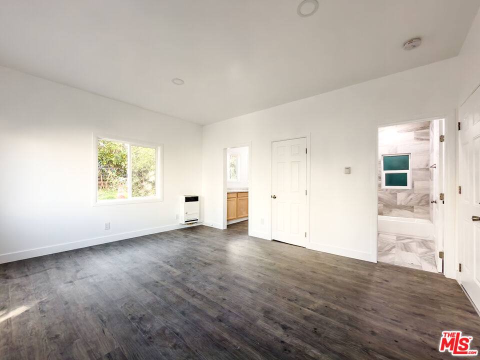 Apartment for rent at 908 Normandie Ave #908-9, Los Angeles, CA 90006