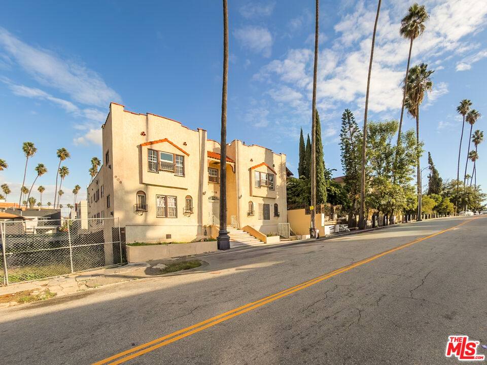 Apartment for rent at 908 Normandie Ave #908-9, Los Angeles, CA 90006