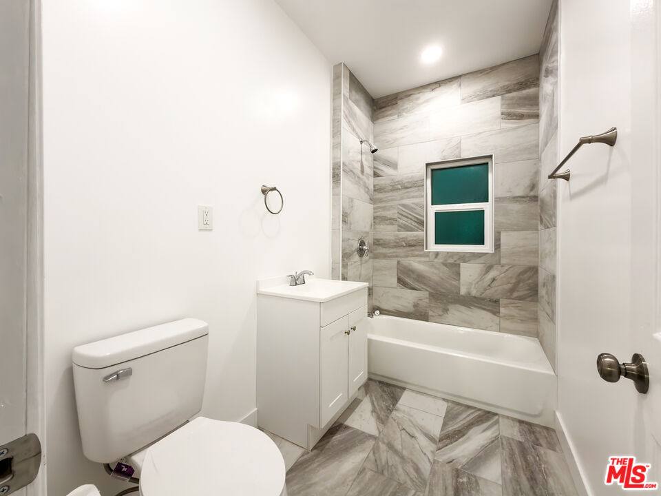 Apartment for rent at 908 Normandie Ave #908-9, Los Angeles, CA 90006