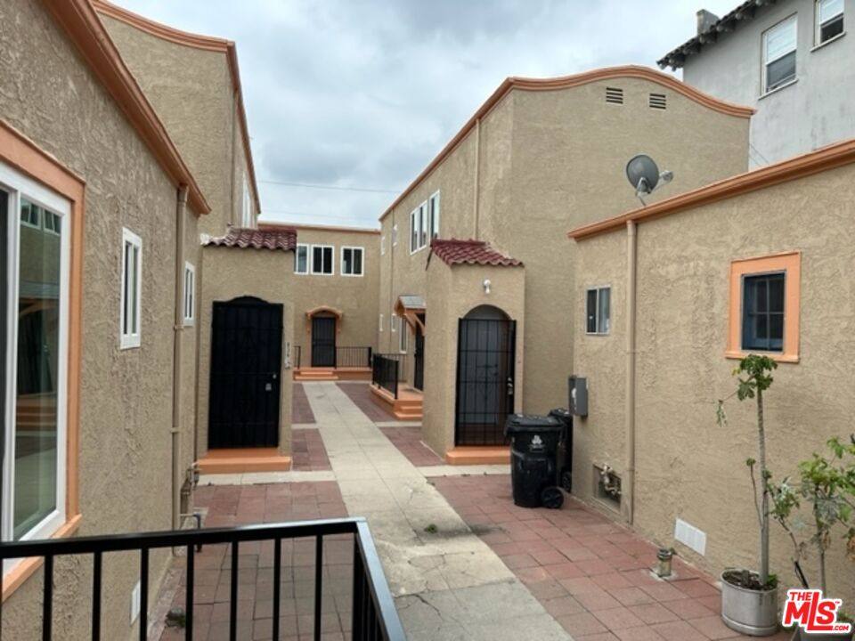 Apartment for rent at 836 S Catalina St #8361 2, Los Angeles, CA 90005