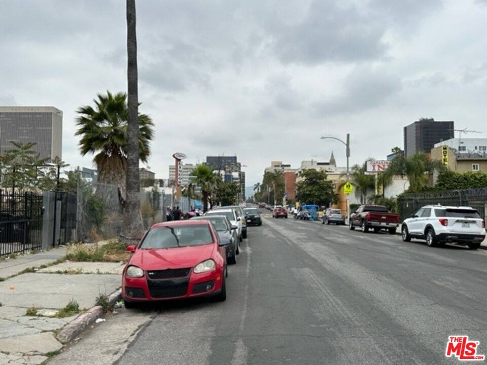 Apartment for rent at 836 S Catalina St #8361 2, Los Angeles, CA 90005