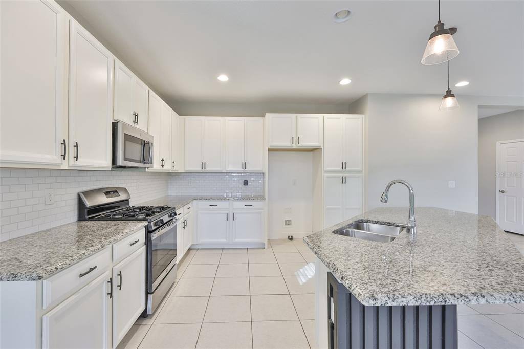 Apartment for rent at 6207 Voyagers Place, Apollo Beach, FL 33572