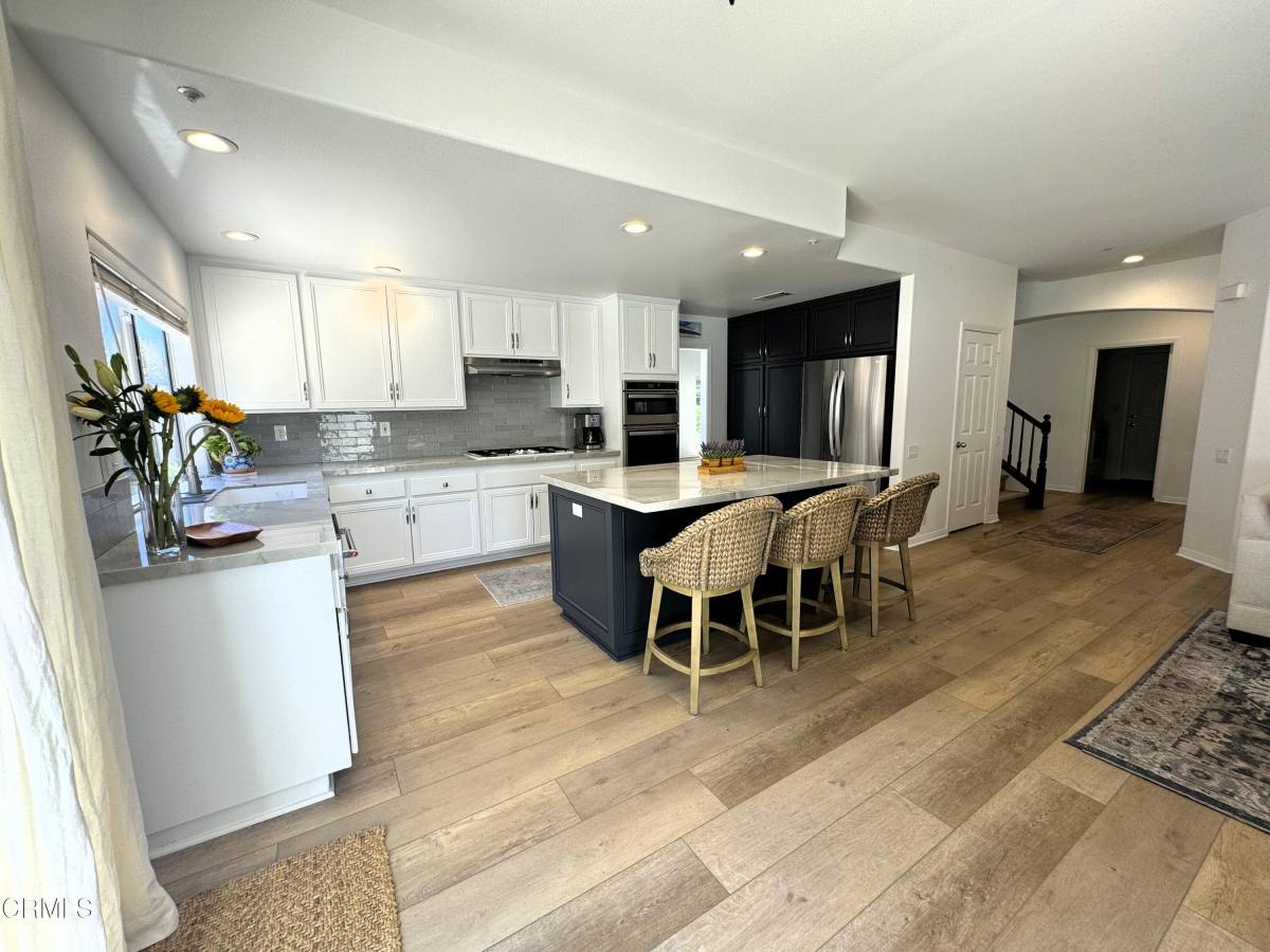 Apartment for rent at 8262 Loma Vista Rd, Ventura, CA 93004