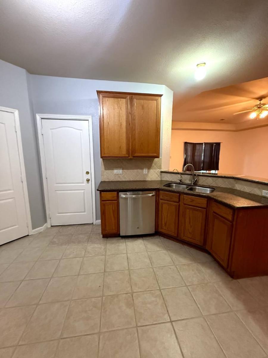 Apartment for rent at 10110 Gil Jr Lane, Houston, TX 77075