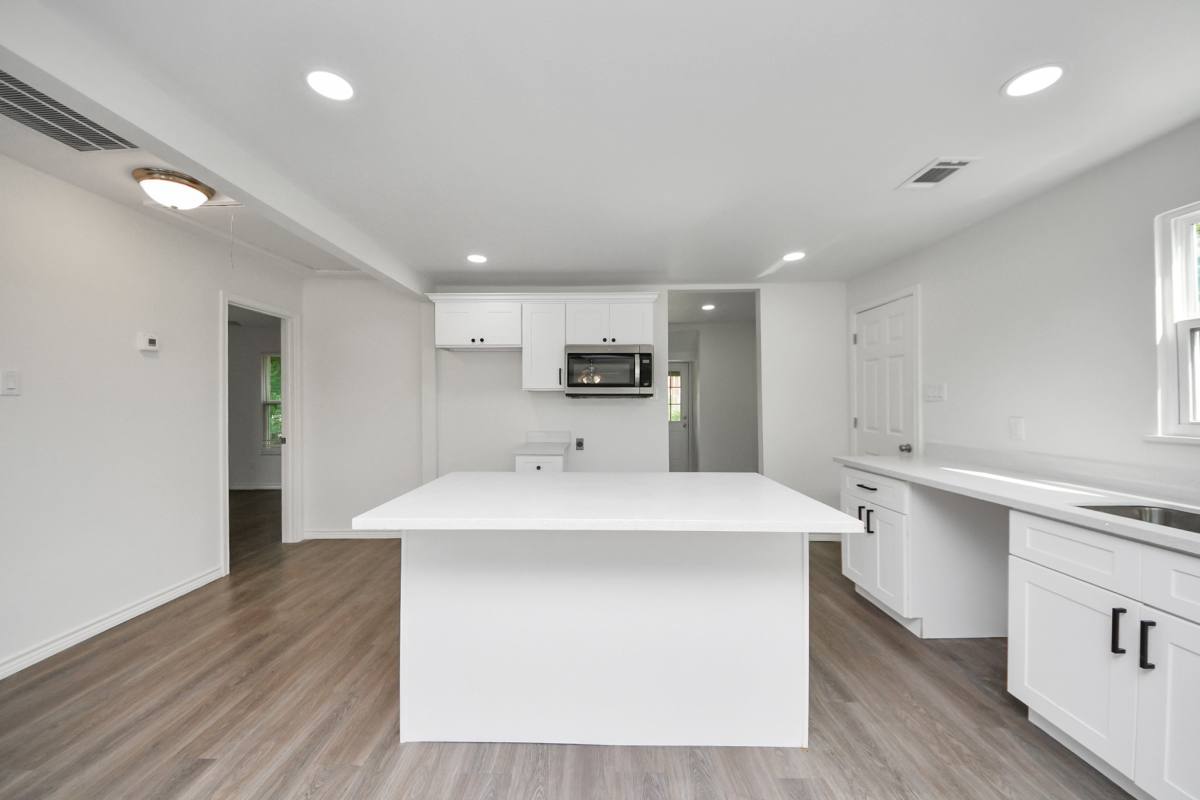 Apartment for rent at 7004 Conley St, Houston, TX 77021
