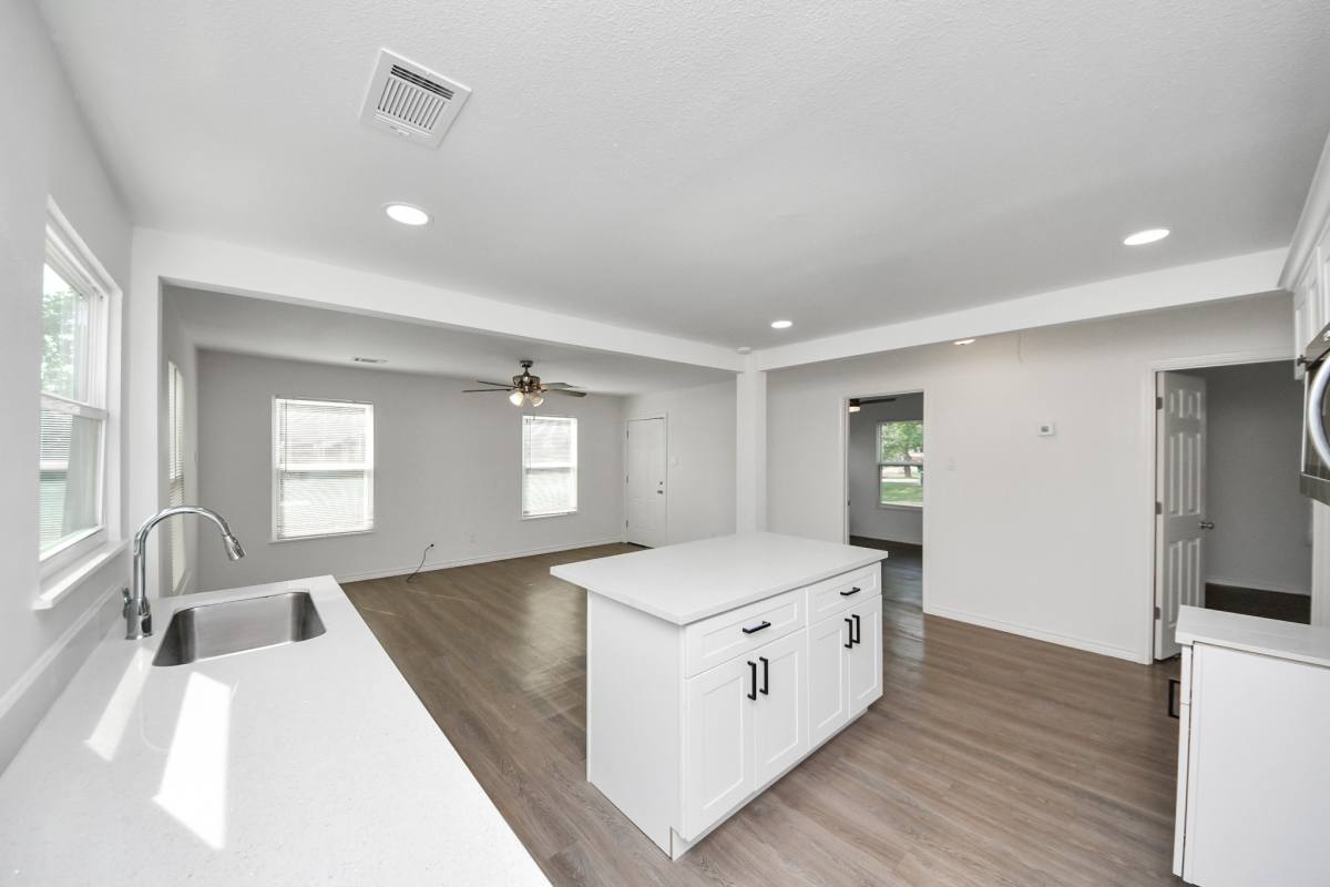 Apartment for rent at 7004 Conley St, Houston, TX 77021