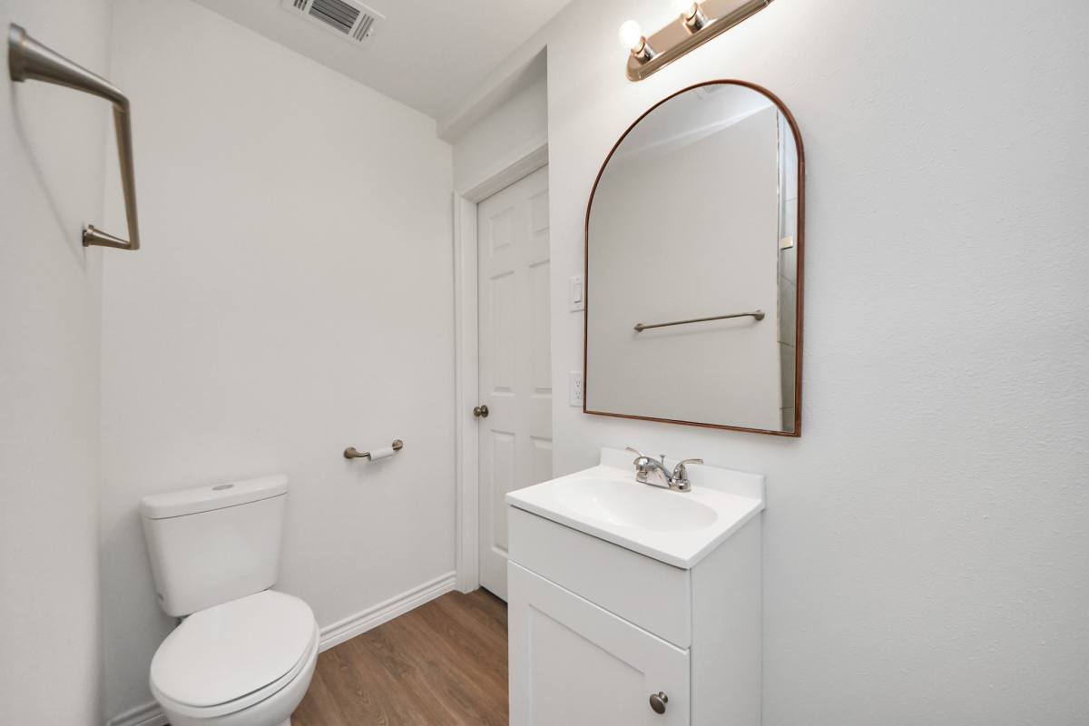 Apartment for rent at 7004 Conley St, Houston, TX 77021