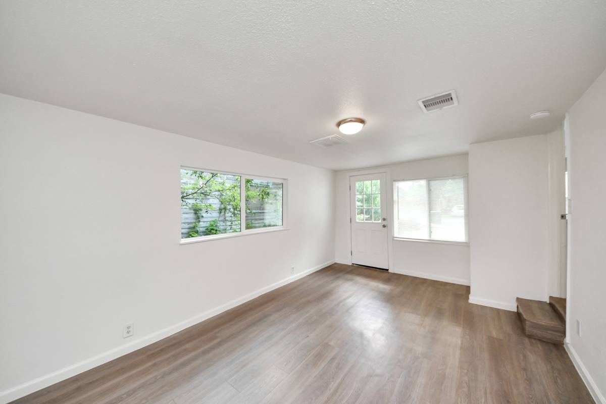 Apartment for rent at 7004 Conley St, Houston, TX 77021