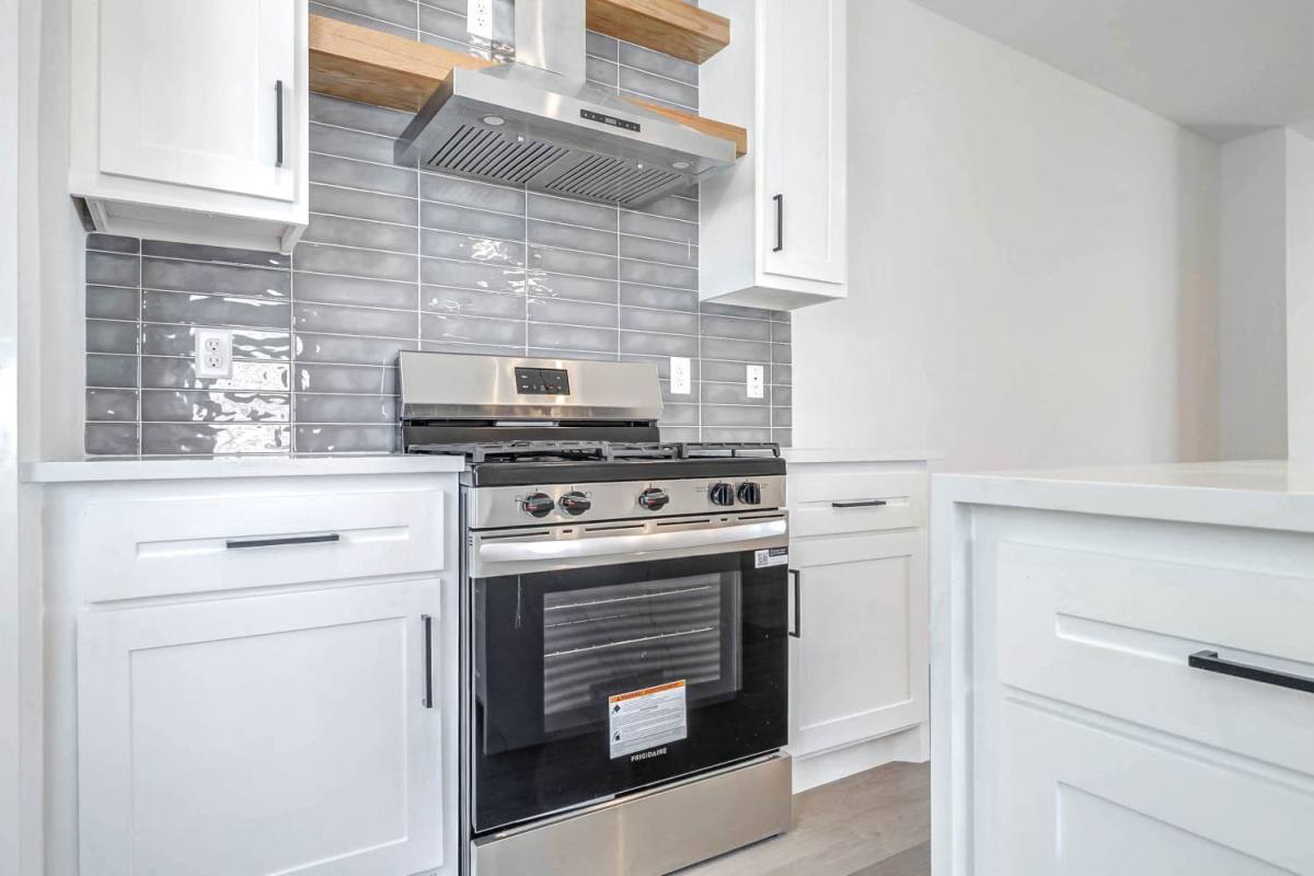 Townhouse for rent at 5636 Dolores St, Houston, TX 77057