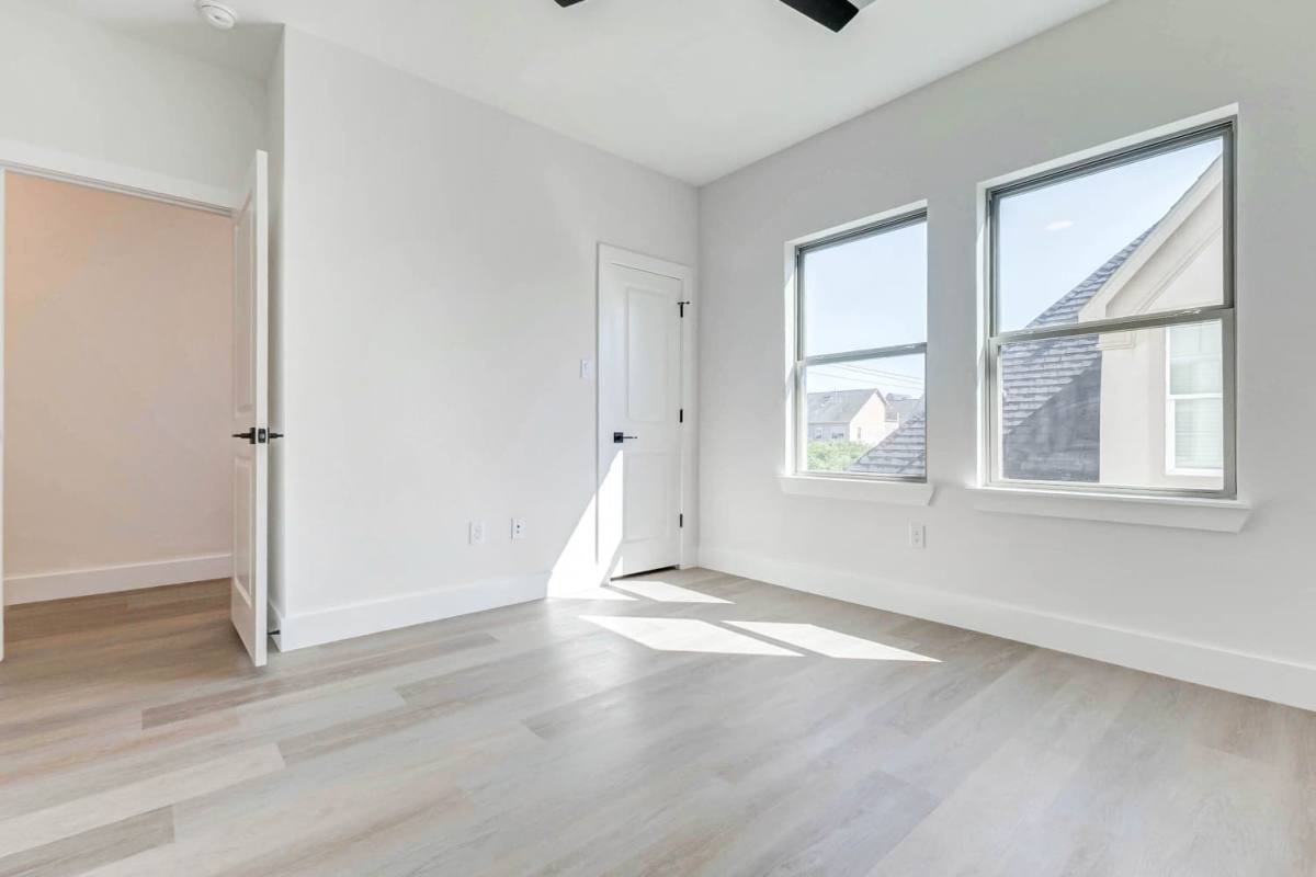 Townhouse for rent at 5636 Dolores St, Houston, TX 77057