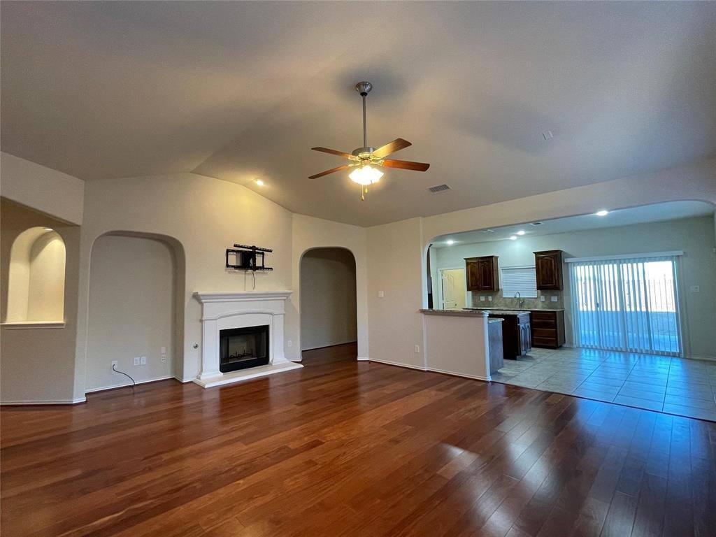 Apartment for rent at 1236 Woodbine Cliff Dr, Fort Worth, TX 76179