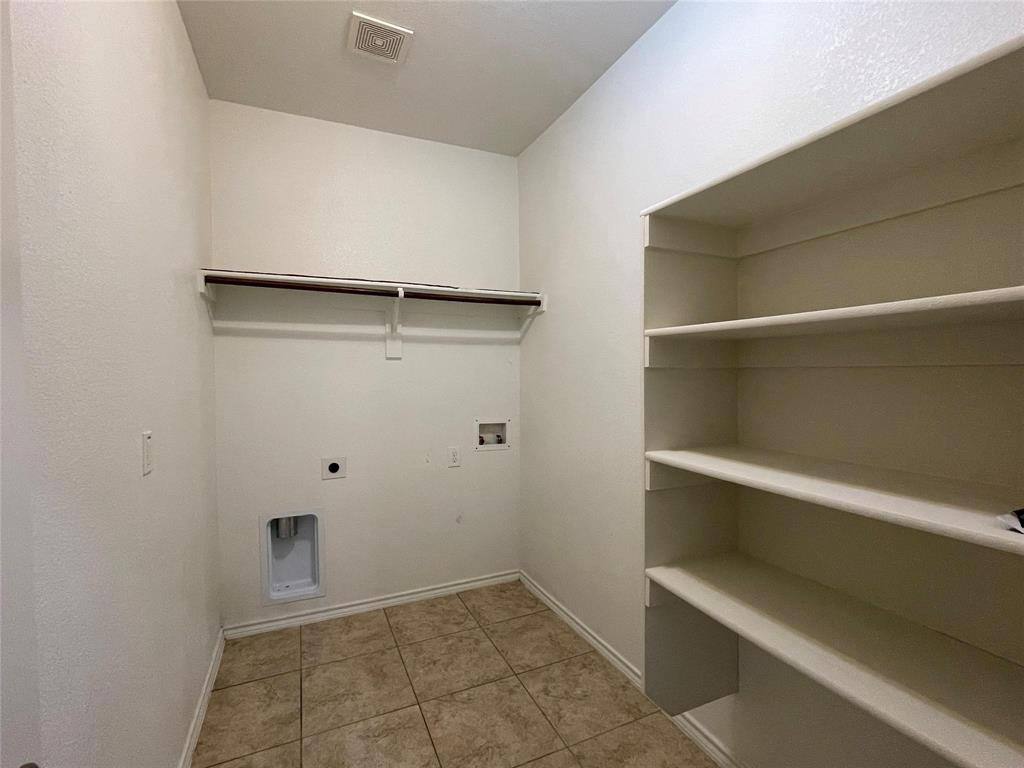 Apartment for rent at 1236 Woodbine Cliff Dr, Fort Worth, TX 76179