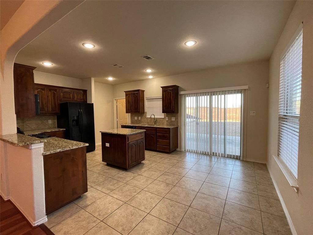 Apartment for rent at 1236 Woodbine Cliff Dr, Fort Worth, TX 76179