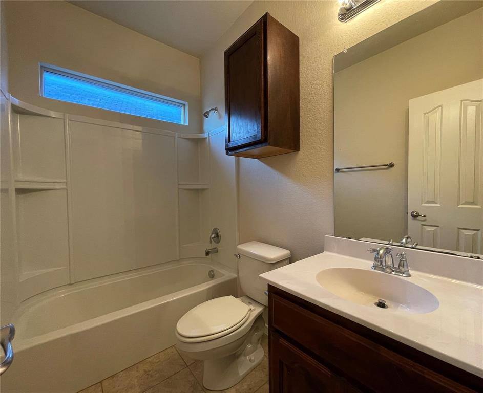 Apartment for rent at 1236 Woodbine Cliff Dr, Fort Worth, TX 76179
