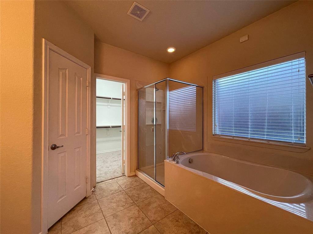 Apartment for rent at 1236 Woodbine Cliff Dr, Fort Worth, TX 76179