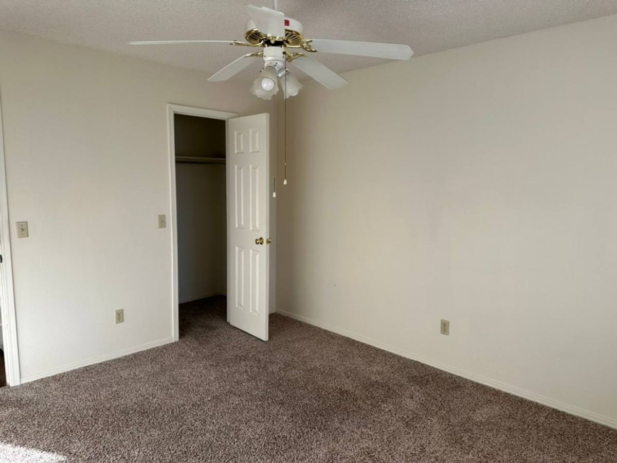 House for rent at 314 S 11th Place, Rogers, AR 72756