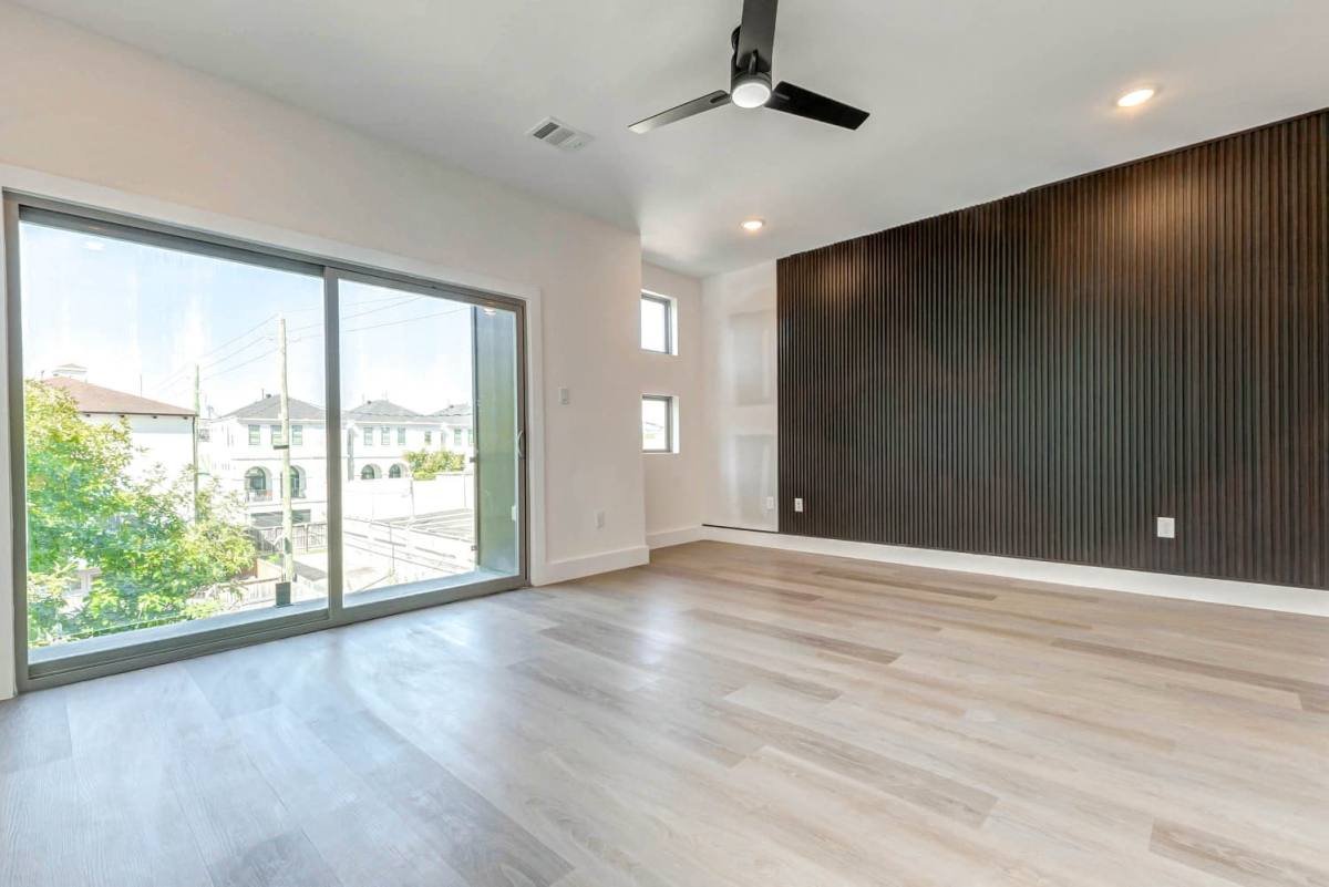 Townhouse for rent at 5634 Dolores St, Houston, TX 77057